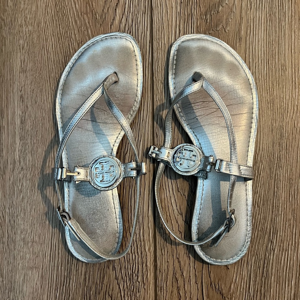 Tory Burch Ali Sandal in Metallic